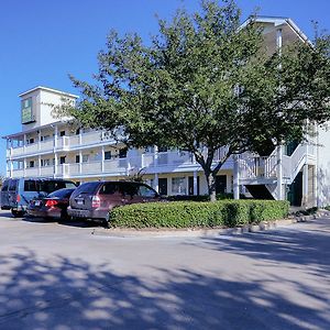 Intown Suites Extended Stay Houston Tx - Hobby Airport